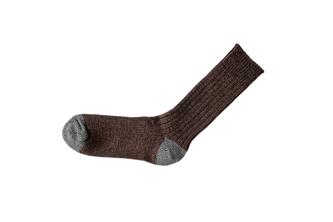 Nishiguchi Kutsushita Recycled cotton socks in brown