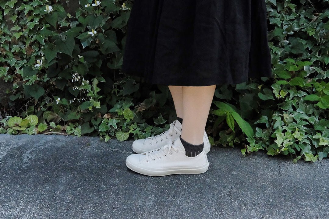 anklet socks with sneakers